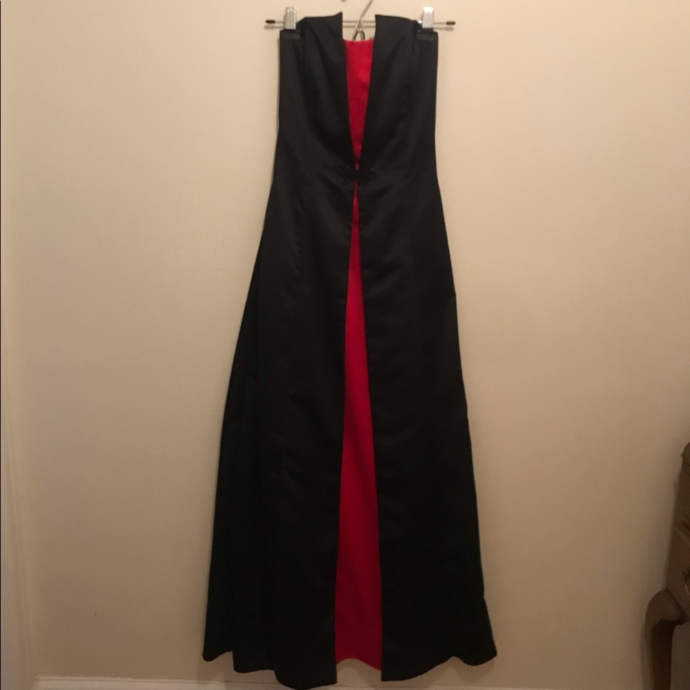 Strapless, A-line gown